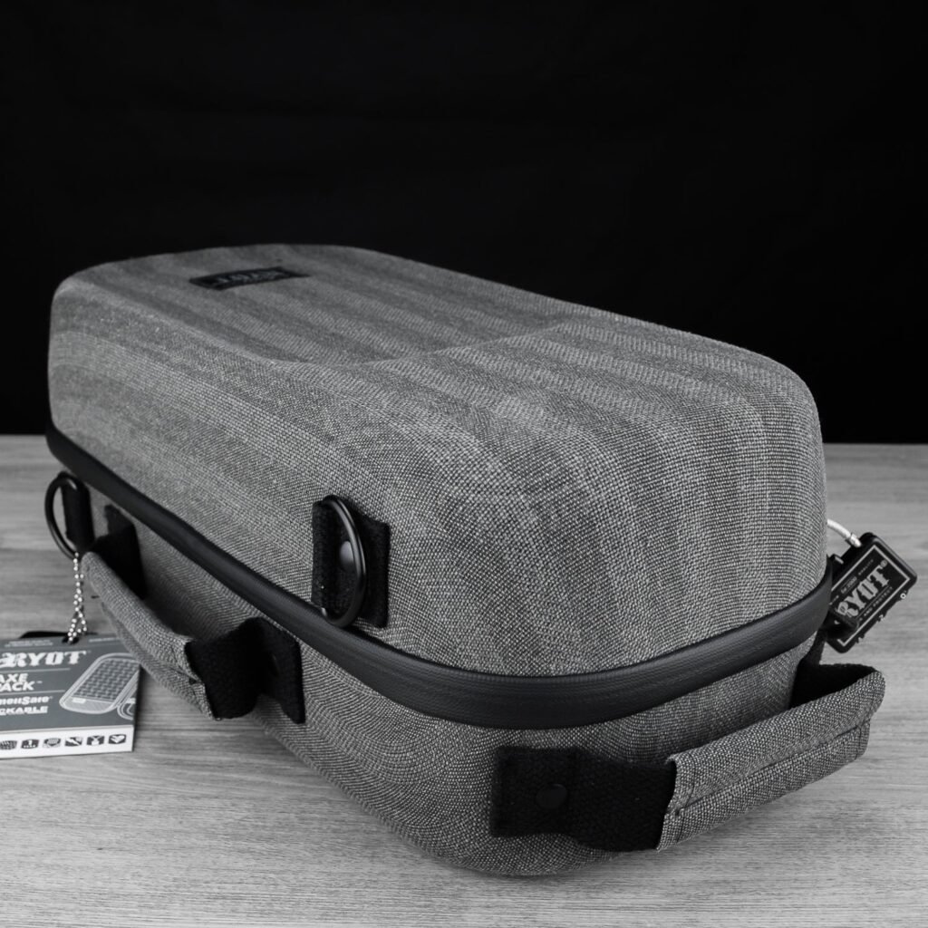 Ryot 35cm Axe Pack W/ SmellSafe Technology