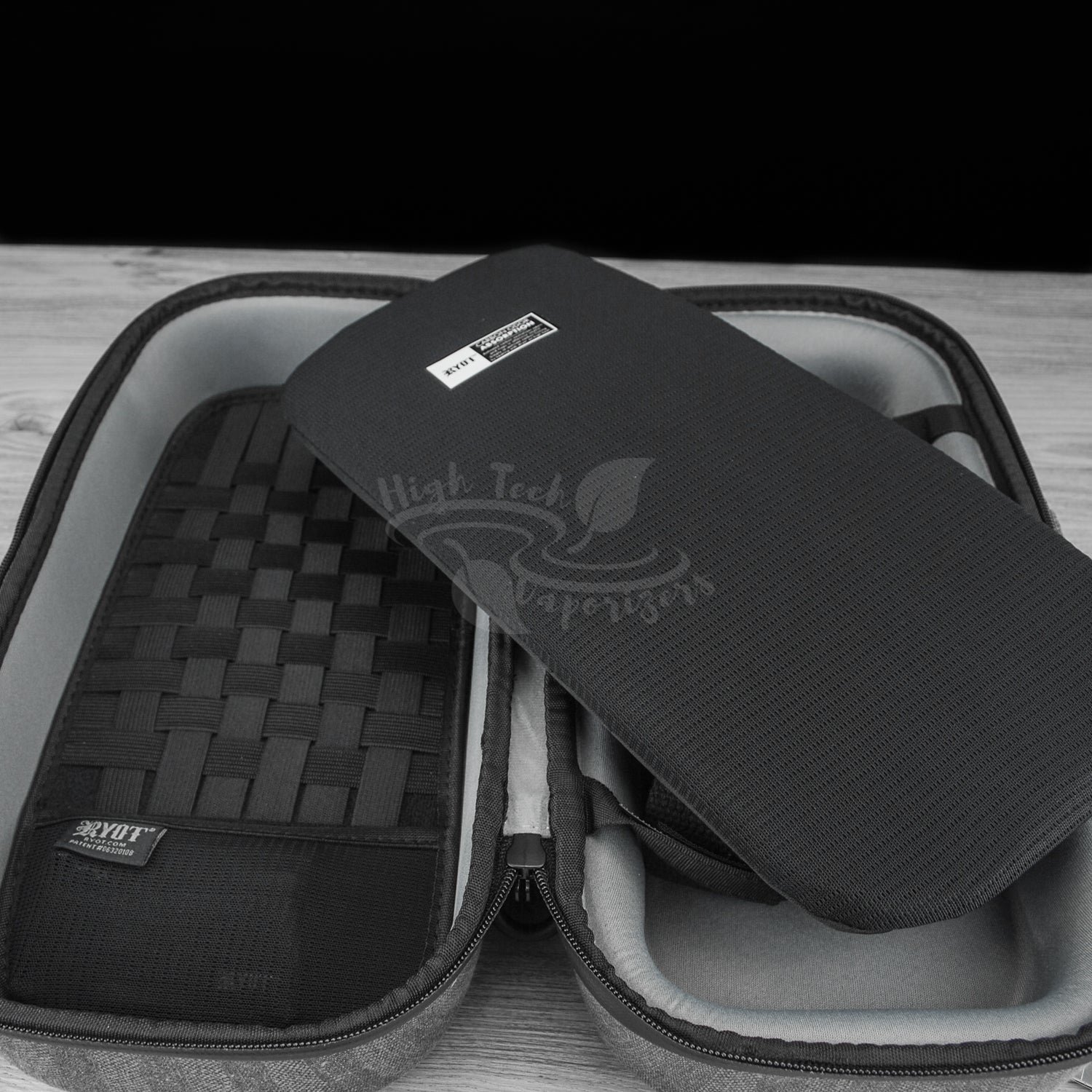 Ryot 35cm Axe Pack W/ SmellSafe Technology - Image 10