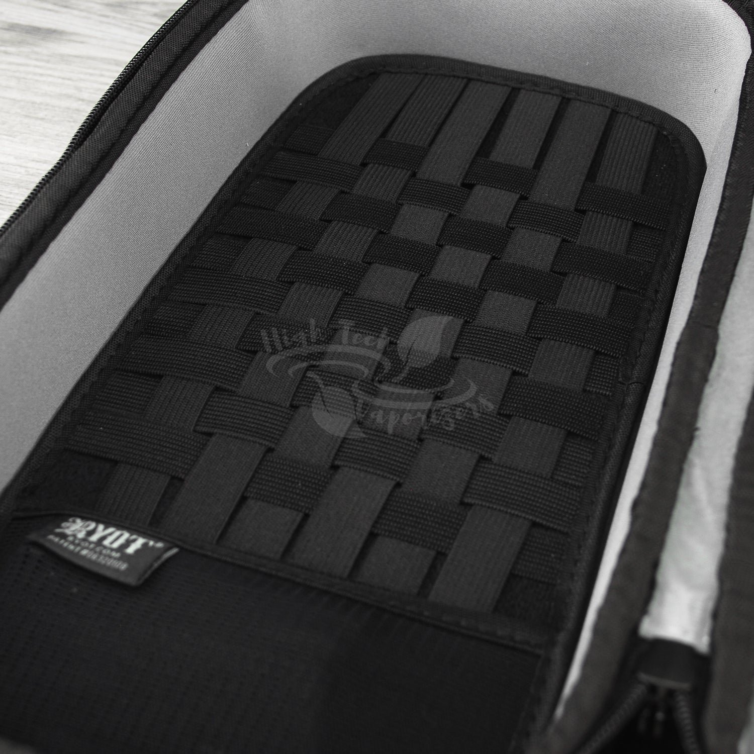 Ryot 35cm Axe Pack W/ SmellSafe Technology - Image 15